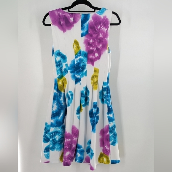 Calvin Klein Floral Sleeveless Fit & Flare Dress Size 8 - Picture 3 of 4